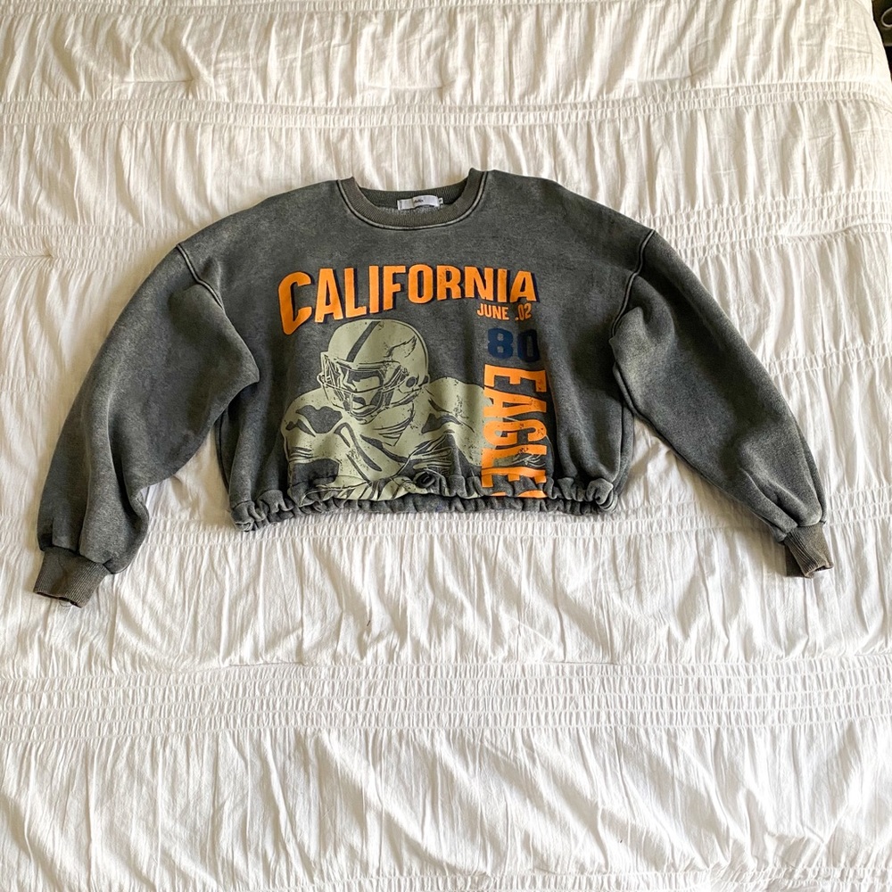 ADIKA Gray Vintage Graphic Football Cropped Crewneck Sweatshirt Women’s Small